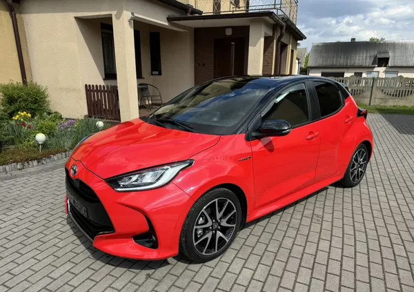 samochody osobowe Toyota Yaris cena 72900 przebieg: 11000, rok produkcji 2021 z Dobczyce